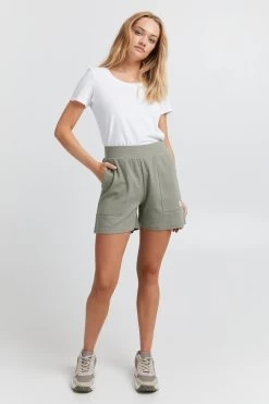 OXMO Shorts Regular Broek Wim Dames Groen 10 OXMO Shorts Regular Broek Wim Dames Groen -Oxmo Winkel 00e1aadc185614d940697ed02618fa4b