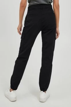 OXMO Cargobroeken Tapered Cargobroek Dames Zwart -Oxmo Winkel 07cc8f9919aaf438d9fd7fec5337a7a5