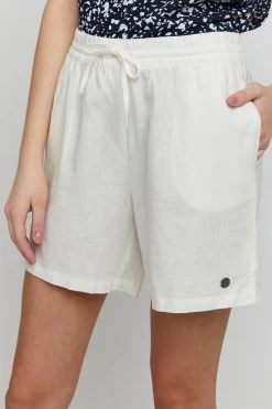 OXMO Shorts Loosefit Broek Algea Dames Offwhite -Oxmo Winkel 090aa15c54618b35e95766b53f04c7c1