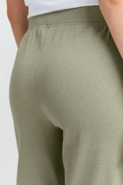 OXMO Sweatpants Regular Broek Liz Dames Groen -Oxmo Winkel 13139e7c4ee0f9adf4eb5f3f88d6170c