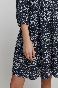 OXMO Blousejurken Blousejurk ELVA Dames Donkerblauw -Oxmo Winkel 160fc280fdd6f1f6bb446f34b6df751e