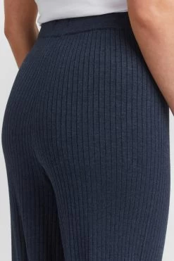 OXMO Pantalons Wide Leg Broek Rie Dames Donkerblauw -Oxmo Winkel 2539be37ecc2f171cb260cbb47d2157d