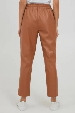 OXMO Pantalons Regular Broek PAULIA Dames Bruin 11 OXMO Pantalons Regular Broek PAULIA Dames Bruin -Oxmo Winkel 2f7464ec647d4522439bf8cb60346e21