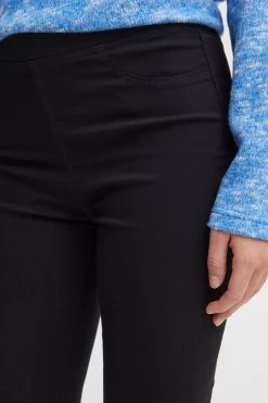 OXMO Broeken Slimfit Leggings Keily Dames Zwart 11 OXMO Broeken Slimfit Leggings Keily Dames Zwart -Oxmo Winkel 344907798bb3f59e50396c8a55e409fe