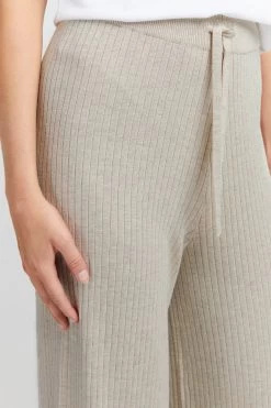 OXMO Pantalons Wide Leg Broek Rie Dames Crème -Oxmo Winkel 34ba701513d923ae25d0924dcc115058