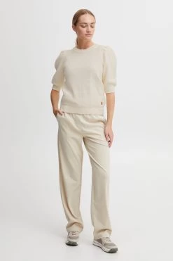 OXMO Truien Trui Dames Beige -Oxmo Winkel 3e12d12eb83d3ed1aae67c631855d5d4