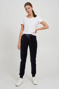 OXMO Sweatpants Loosefit Broek NIKITA Dames Zwart 10 OXMO Sweatpants Loosefit Broek NIKITA Dames Zwart -Oxmo Winkel 4104a7501bd1fb9dae95750a611e553b