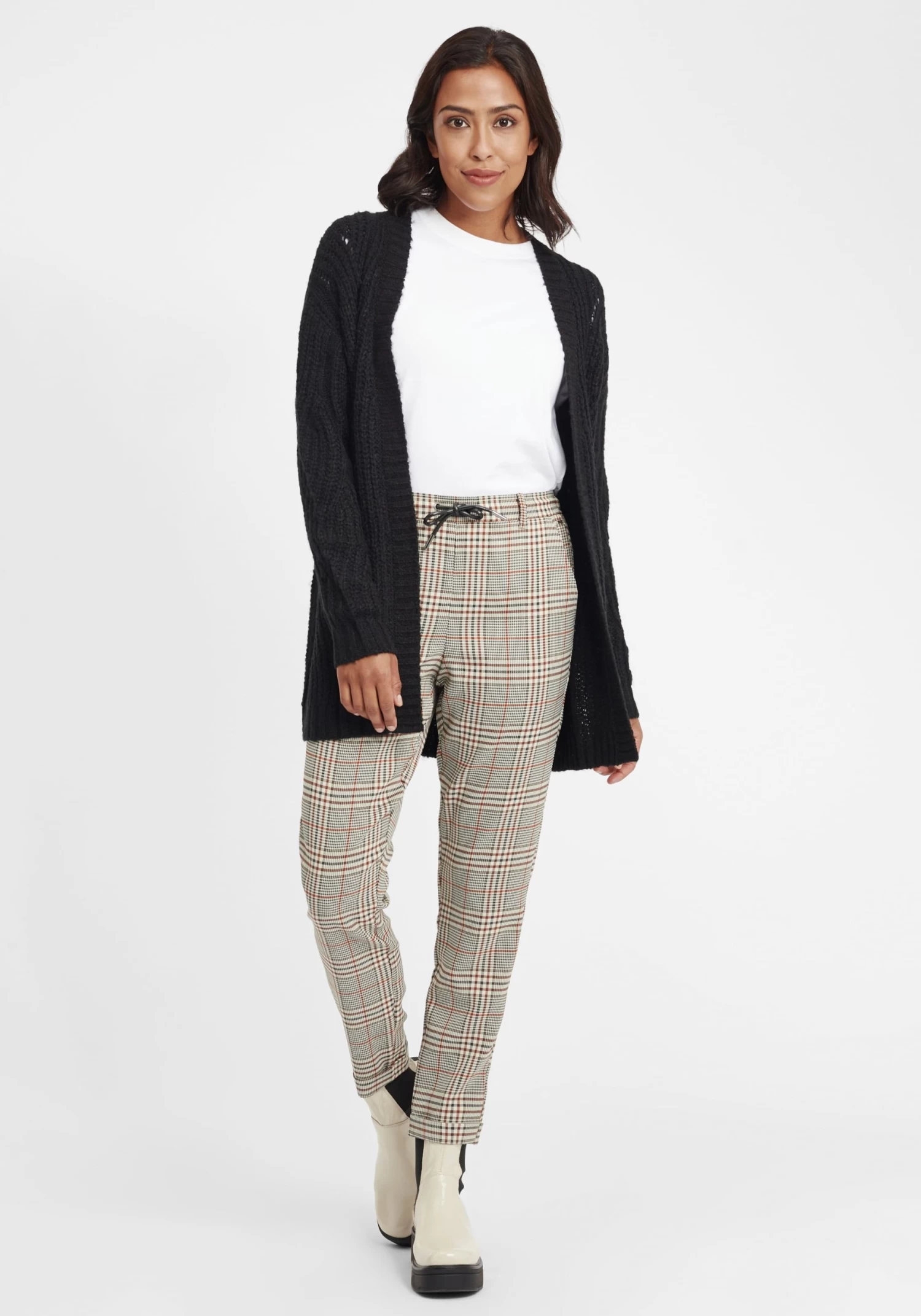 OXMO Vesten Gebreid Vest Cle Dames Zwart 5 OXMO Vesten Gebreid Vest Cle Dames Zwart - Afbeelding 3