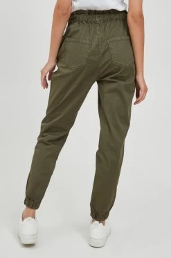 OXMO Pantalons Tapered Broek CONZI Dames Donkergroen -Oxmo Winkel 4b1a3a8057c4a2d170e042f7ed5cca7e