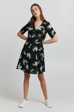 OXMO Mini Jurken Jurk Dames Zwart -Oxmo Winkel 4cbc330cc7565a64566c6ff2b4fea0d8