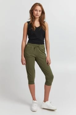 OXMO Shorts Regular Broek Dames Olijfgroen -Oxmo Winkel 51dab1a60b8ffd6e0b4fdc971e1dece8