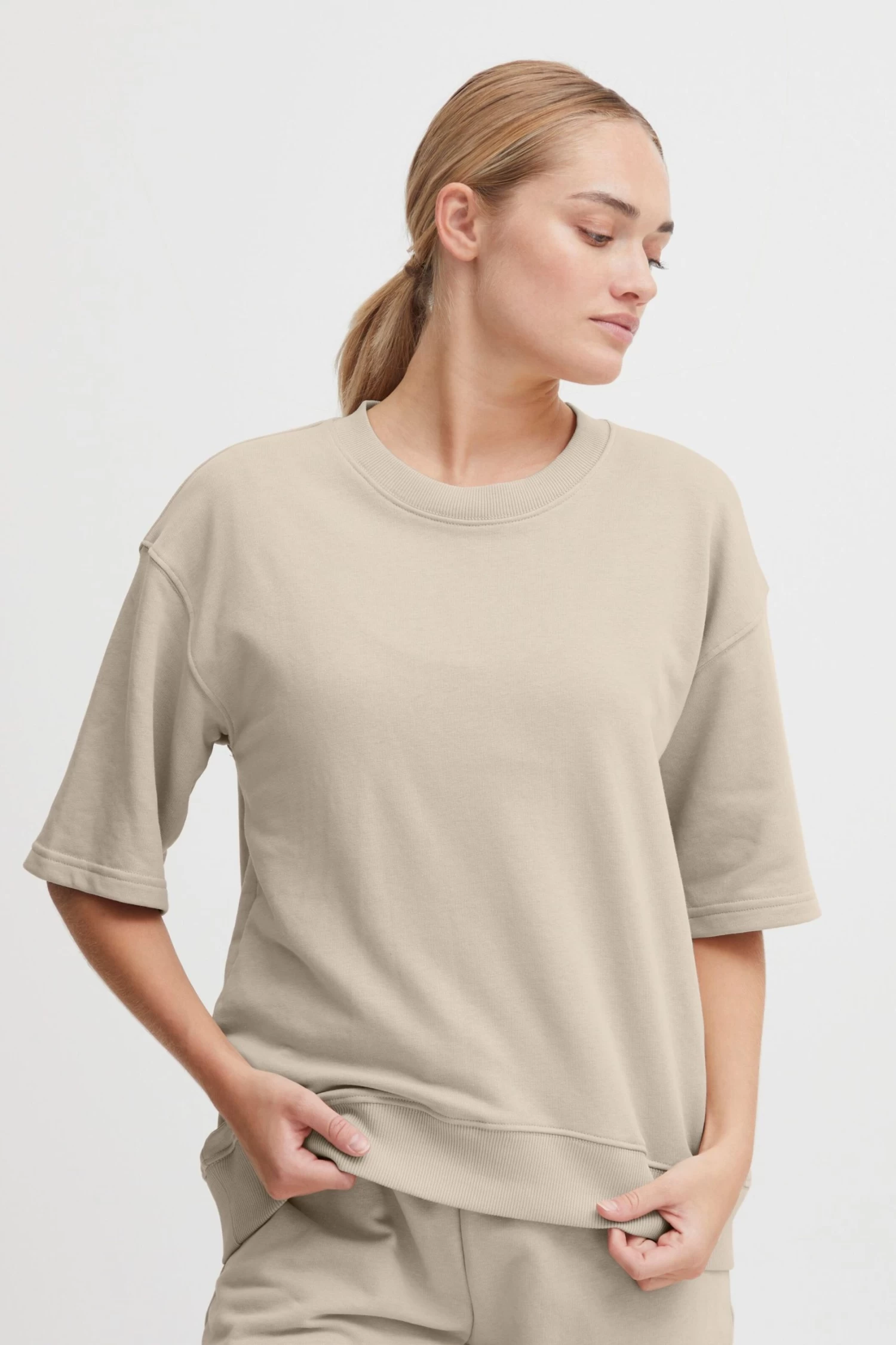 OXMO T-shirts Shirt Oxsafina Dames Beige 3 OXMO T-shirts Shirt Oxsafina Dames Beige - Afbeelding 2