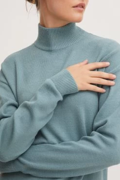 OXMO Truien Trui Ratina Dames Blauw -Oxmo Winkel 548ca2b6f9ed2e9016fe8e3485c7f64f