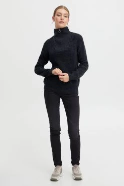 OXMO Coltruien Trui Nancy Dames Donkerblauw -Oxmo Winkel 5bcad9196e14d1fa7e7354bde2e6c7f1