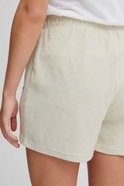 OXMO Shorts Regular Broek Dames Beige -Oxmo Winkel 704a761f19bdb8a401892f664bc2d6fa