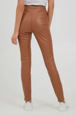 OXMO Broeken Slimfit Leggings PAULINE Dames Bruin 11 OXMO Broeken Slimfit Leggings PAULINE Dames Bruin -Oxmo Winkel 7081945f2e3699e85c7df1e96eca0e69