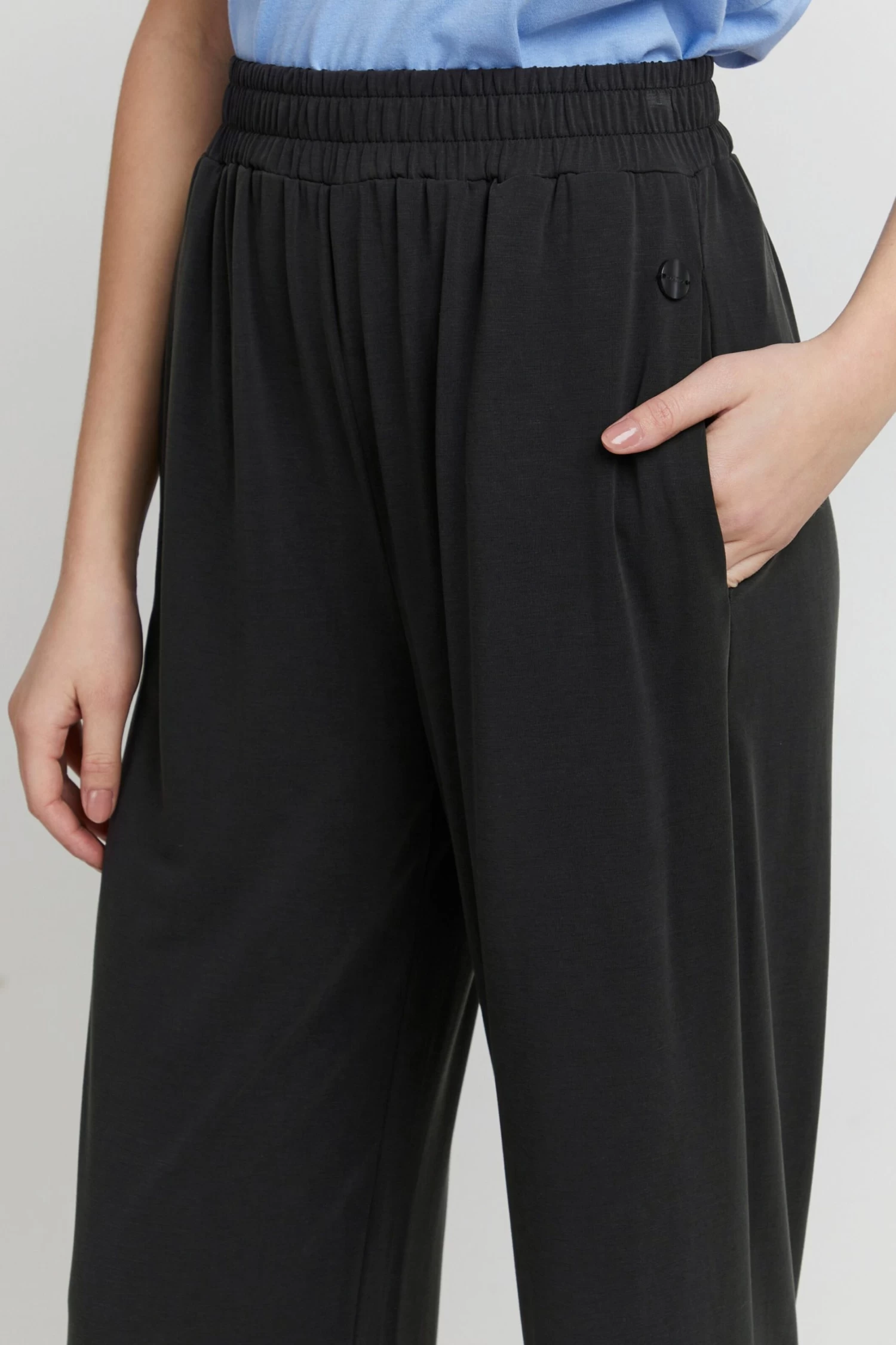OXMO Pantalons Wide Leg Broek OXBryndis Dames Zwart 7 OXMO Pantalons Wide Leg Broek OXBryndis Dames Zwart - Afbeelding 5