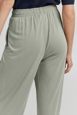 OXMO Pantalons Wide Leg Broek OXBryndis Dames Groen -Oxmo Winkel 841236f85f70de8a262c95dd97ba0d39