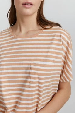 OXMO T-shirts Shirt OXSteffi Dames Abrikoos -Oxmo Winkel 84a5ccb6b03a63a3df82ce462667153a