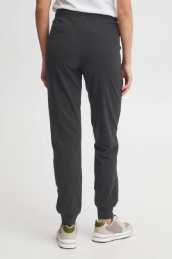 OXMO Pantalons Tapered Broek Dames Zwart -Oxmo Winkel 84bab9cd521d473813d5246d9be57de4