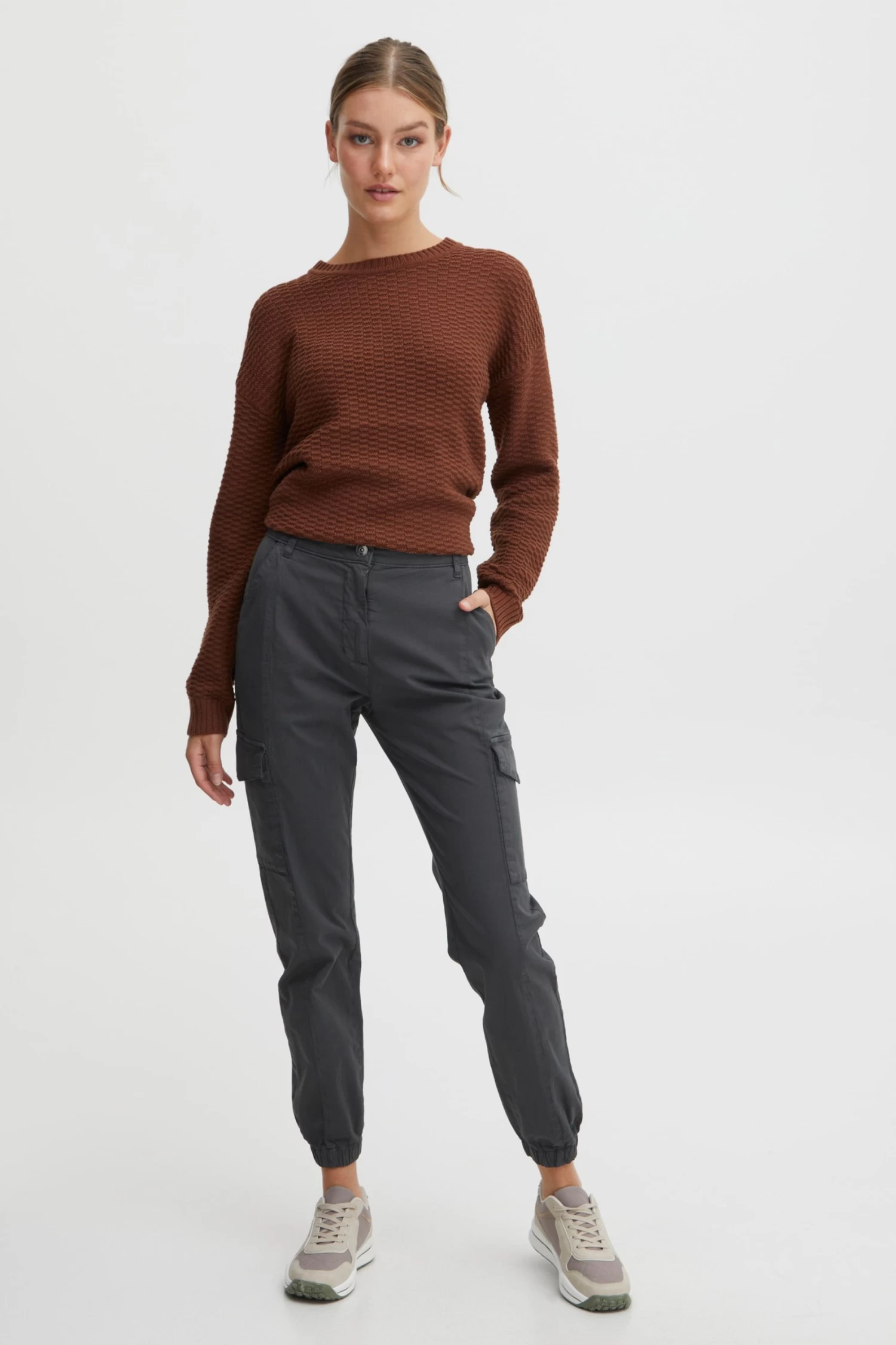 OXMO Cargobroeken Tapered Cargobroek Dames Grijs 5 OXMO Cargobroeken Tapered Cargobroek Dames Grijs - Afbeelding 3