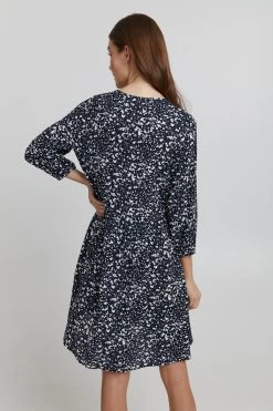 OXMO Blousejurken Blousejurk ELVA Dames Donkerblauw -Oxmo Winkel 87c162016f02eedccf3836f5a93b2985