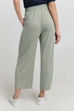 OXMO Pantalons Wide Leg Broek OXBryndis Dames Groen -Oxmo Winkel 91eecd0f5af51bcb7e1d8e16245be46a