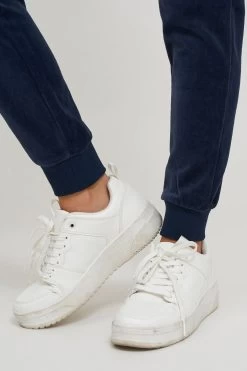 OXMO Sweatpants Loosefit Broek NIKITA Dames Donkerblauw -Oxmo Winkel 92e2a8faa3b3c8718ad3ec662a367889