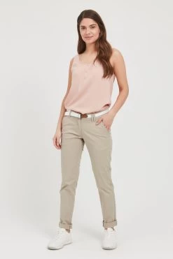 OXMO Chinos Slimfit Chino Chakira Dames Beige 10 OXMO Chinos Slimfit Chino Chakira Dames Beige -Oxmo Winkel 99c649fa9ccc4a8620ff3595fea34851