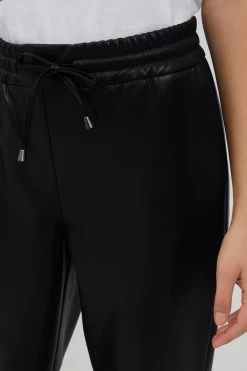 OXMO Pantalons Regular Broek Paulia Dames Zwart -Oxmo Winkel 9b44bd7de090039f14c602c349e728d1