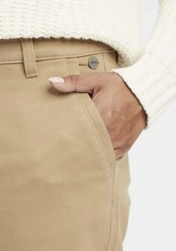 OXMO Chinos Regular Chino Doneta Dames Beige -Oxmo Winkel 9cca1c81aeae60eb40eaa576c92e3ab3