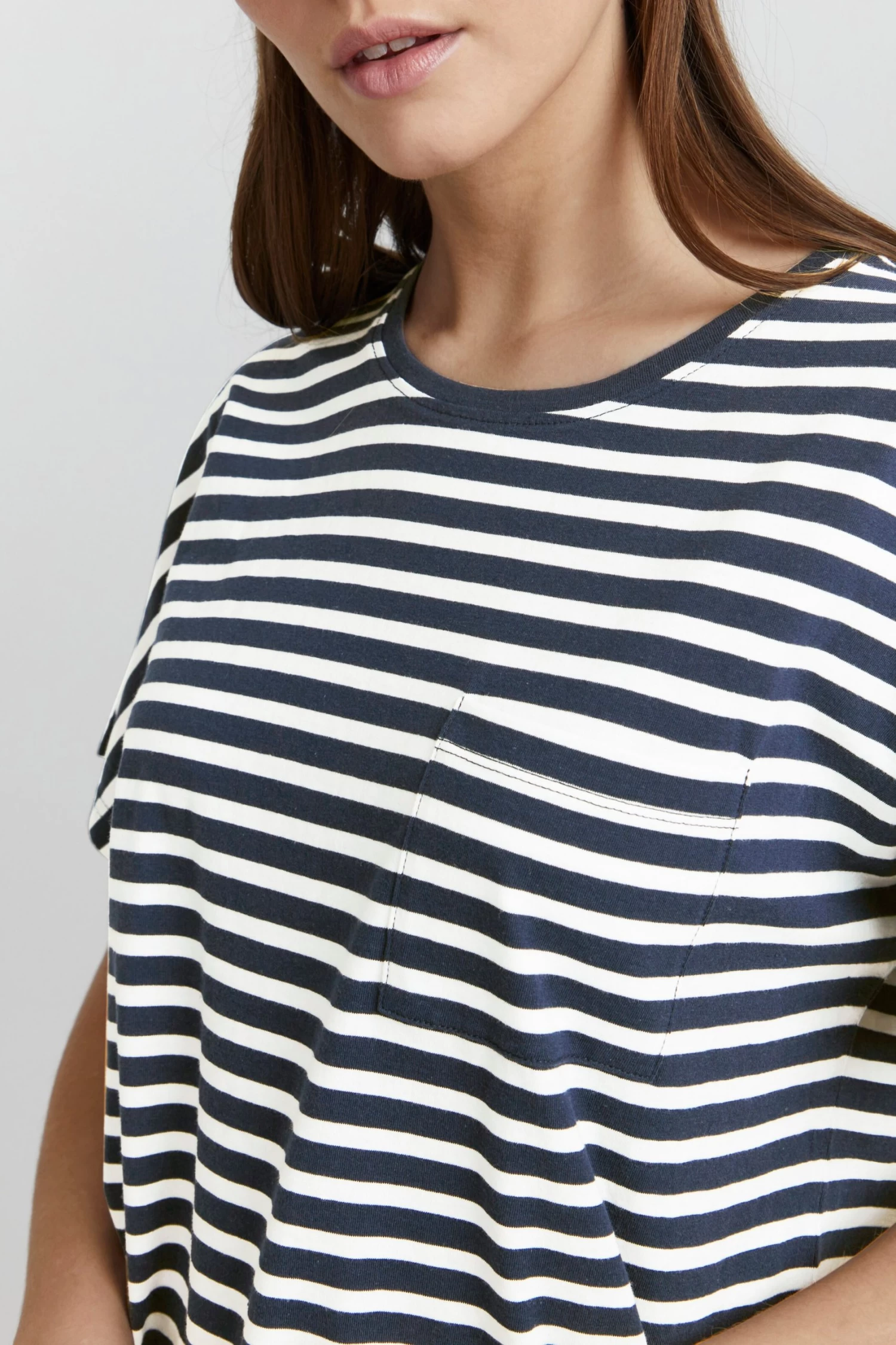 OXMO T-shirts Shirt Steffi Dames Blauw Gemêleerd / Wit 7 OXMO T-shirts Shirt Steffi Dames Blauw Gemêleerd / Wit - Afbeelding 5