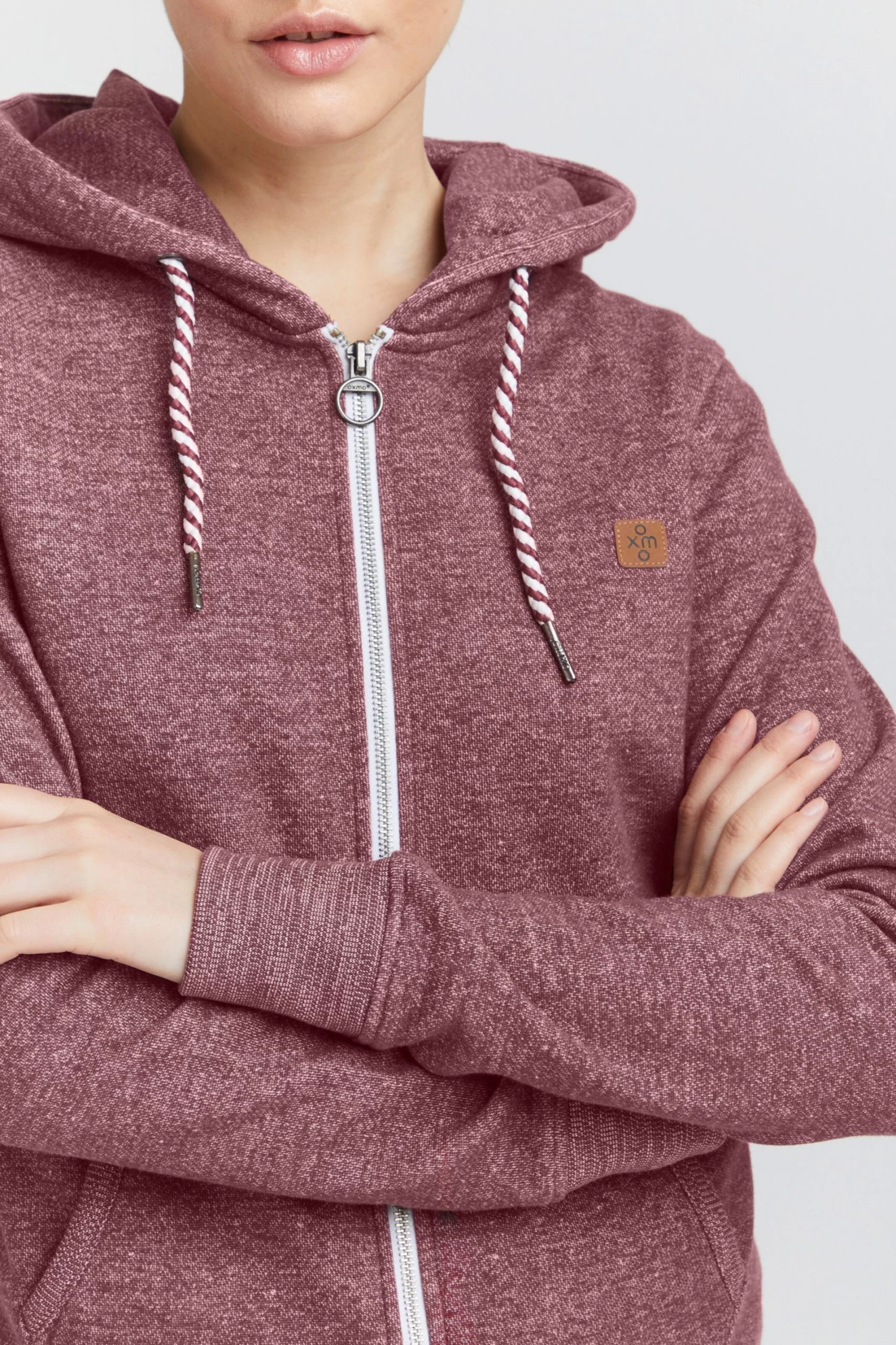 OXMO Sweatvesten Sweatvest Celia Dames Wijnrood 7 OXMO Sweatvesten Sweatvest Celia Dames Wijnrood - Afbeelding 5