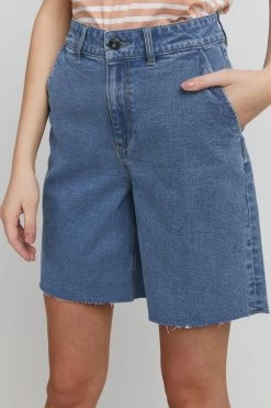 OXMO Shorts Regular Broek Dames Blauw -Oxmo Winkel a1476cad983fde70abb3da92ce814415