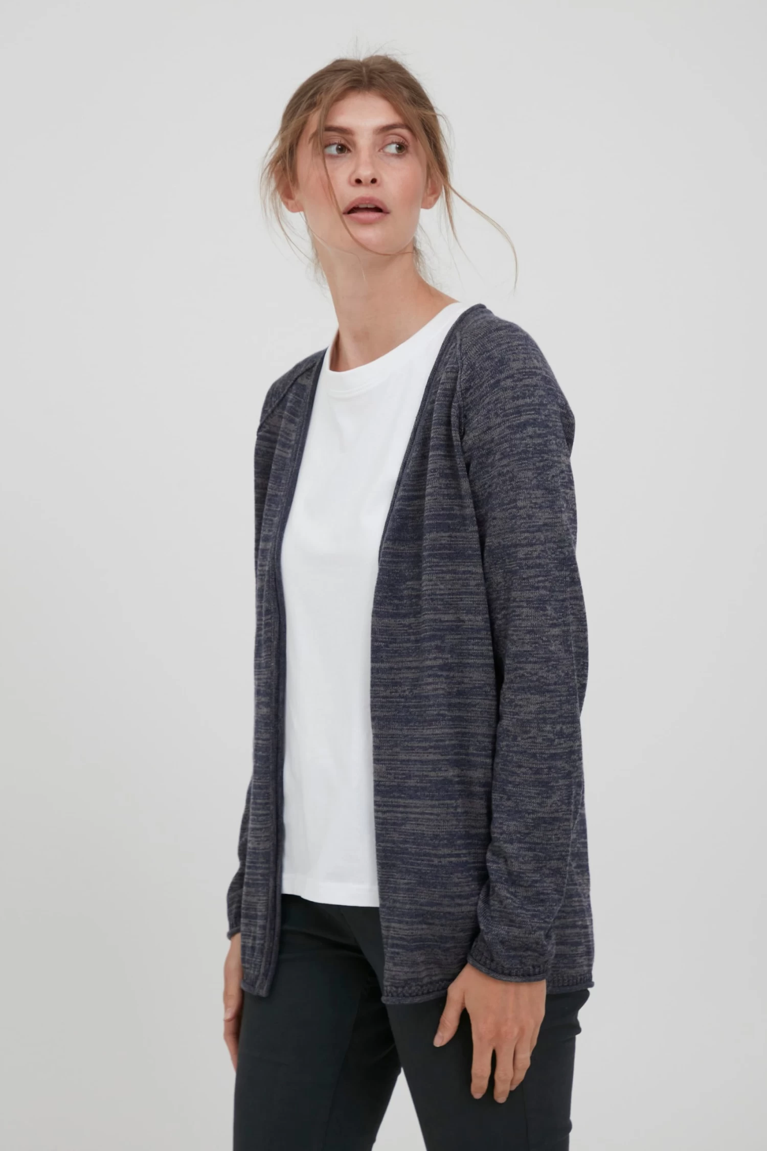 OXMO Vesten Gebreid Vest Danila Dames Blauw 4 OXMO Vesten Gebreid Vest Danila Dames Blauw - Afbeelding 2