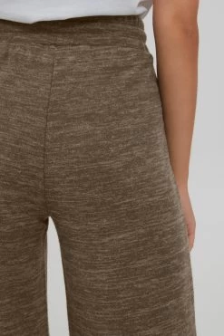 OXMO Pantalons Loosefit Broek BERENICE Dames Donkergroen 13 OXMO Pantalons Loosefit Broek BERENICE Dames Donkergroen -Oxmo Winkel a84b250fed0c49f540b8c8038d79cb13