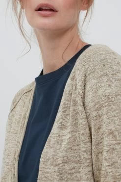 OXMO Vesten Gebreid Vest Danila Dames Offwhite -Oxmo Winkel a86d08bca0eede21d7a7d5fff393a2f8