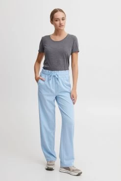 OXMO Pantalons Regular Broek Oxdania Dames Lichtblauw -Oxmo Winkel ab94d3c407be21c74ed2a71340de72bb