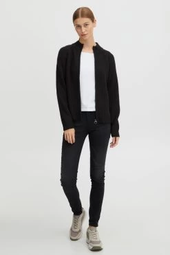 OXMO Vesten Gebreid Vest Sal Dames Zwart -Oxmo Winkel aceeb31131e2f932440642c7f4edd8bb