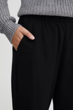 OXMO Pantalons Regular Broek Dovi Dames Zwart -Oxmo Winkel ad9a7bf00d65428283951d580e45a16b
