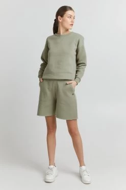 OXMO Shorts Wide Leg Broek Hope Dames Groen -Oxmo Winkel ada214c0368d8305ef6345e1e64b3f53