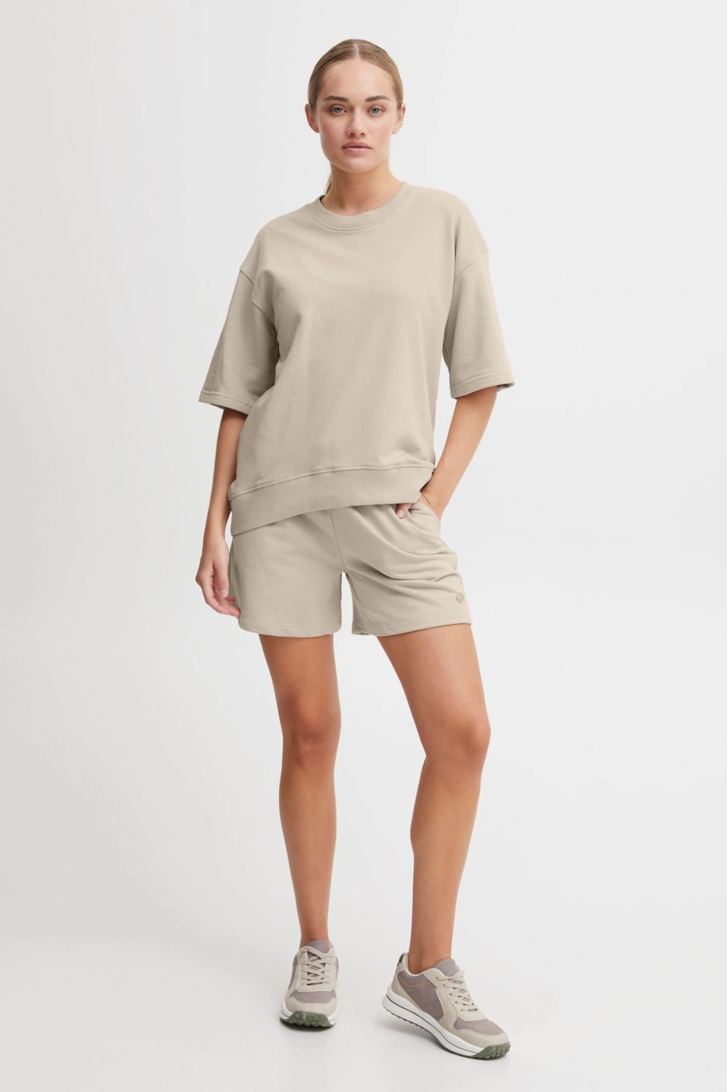 OXMO T-shirts Shirt Oxsafina Dames Beige 5 OXMO T-shirts Shirt Oxsafina Dames Beige - Afbeelding 4