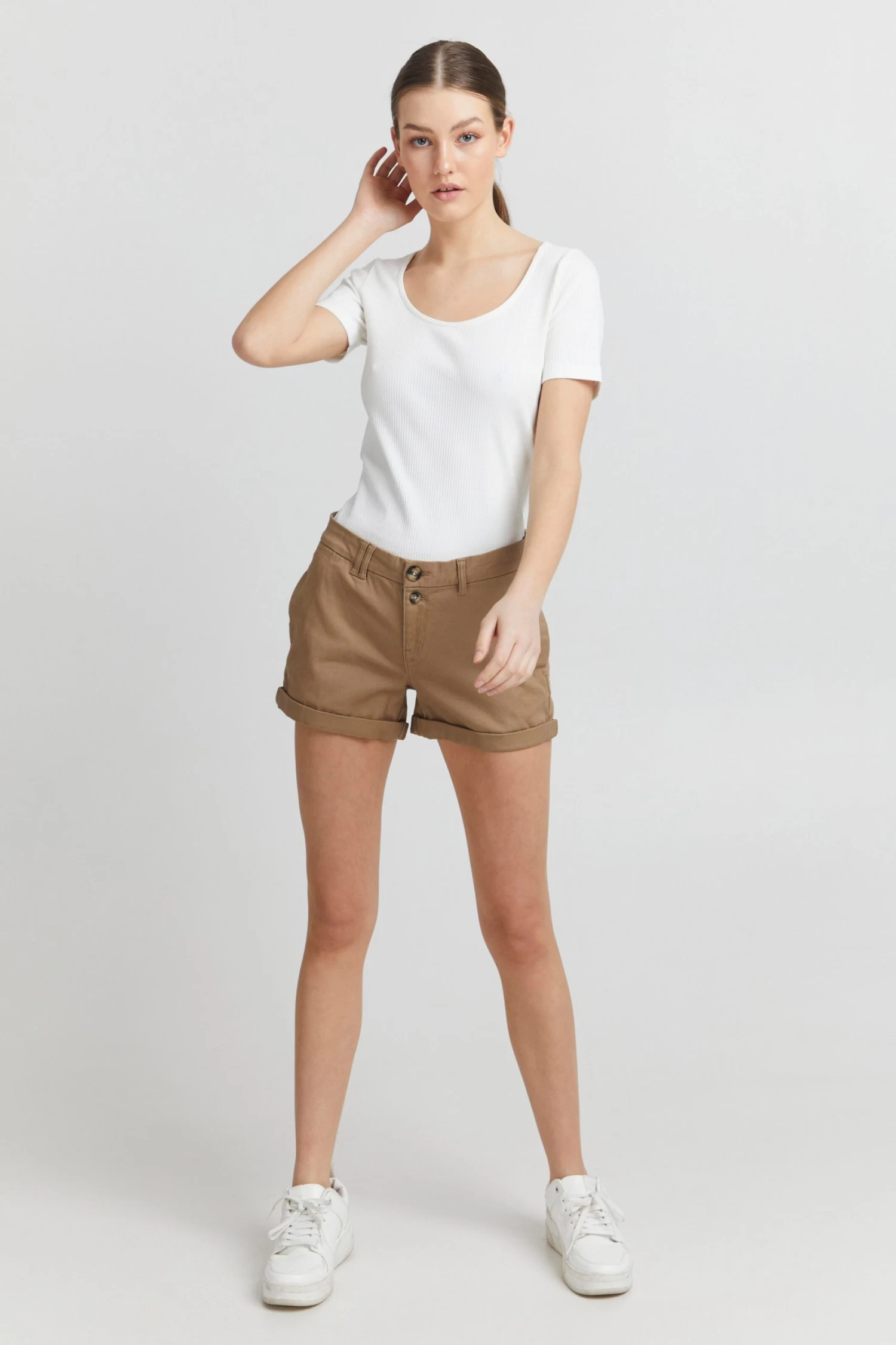 OXMO Shorts Regular Broek Piera Dames Beige 5 OXMO Shorts Regular Broek Piera Dames Beige - Afbeelding 3