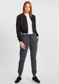 OXMO Sweatpants Loosefit Broek Polah Dames Blauw -Oxmo Winkel b131f1dad4fa73c896464240d25f5e27