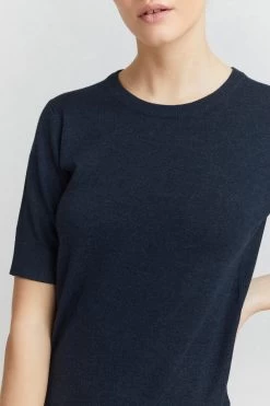 OXMO Truien Trui Helin Dames Donkerblauw -Oxmo Winkel be457930ad9902cc555719911dbfc44e