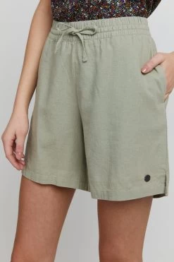 OXMO Shorts Loosefit Broek Algea Dames Olijfgroen 13 OXMO Shorts Loosefit Broek Algea Dames Olijfgroen -Oxmo Winkel bff70def1d2a741a26cda0fdf153778f