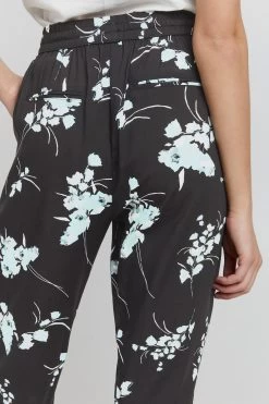 OXMO Pantalons Loosefit Broek Elida Dames Zwart -Oxmo Winkel c663dd8087e9582583b6d55b37ea5ee7