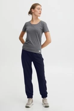 OXMO Pantalons Regular Broek Dovi Dames Donkerblauw -Oxmo Winkel ca5c6ed8846ebee41a8c16ad59b745ed