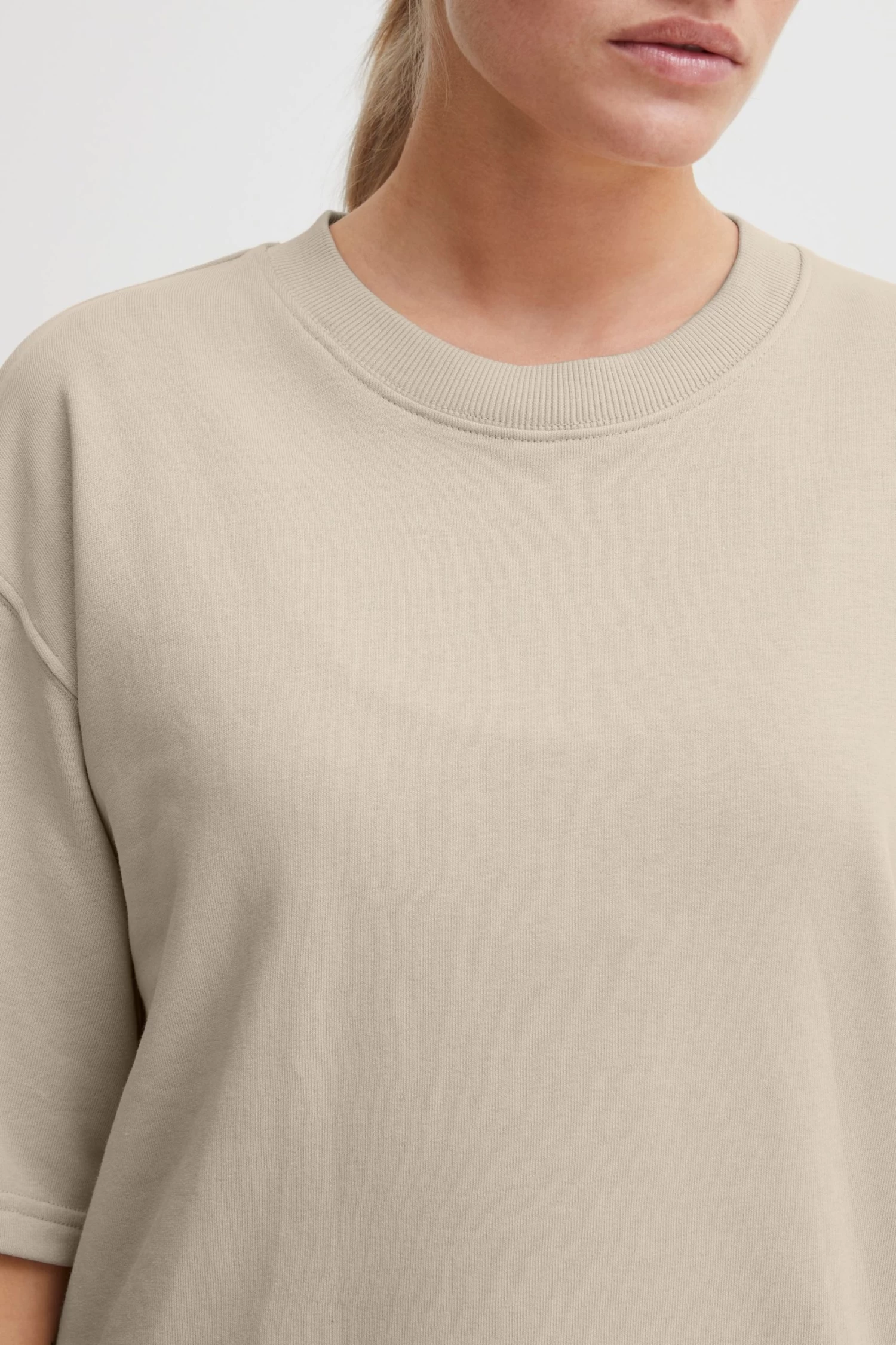 OXMO T-shirts Shirt Oxsafina Dames Beige 6 OXMO T-shirts Shirt Oxsafina Dames Beige - Afbeelding 5