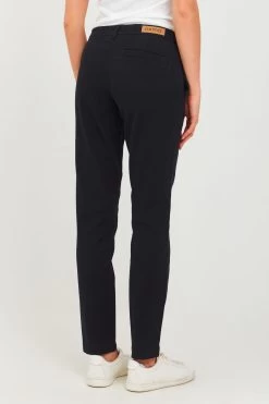 OXMO Chinos Regular Chino Pilar Dames Zwart -Oxmo Winkel d76e96fd6473140be705b67adbce9e87